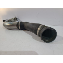 BMW 5 E60 / E61 Tubo intercooler: 7792490 - 090