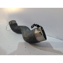Mercedes W204 Tubo IC: A2045263680 - 024