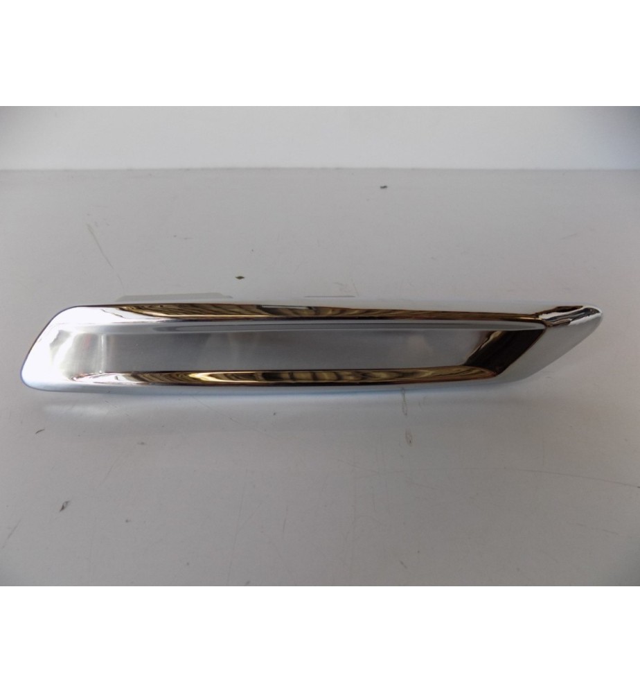 BMW 5 F10/F11 LCI Listwa błotnika prawa - 3770