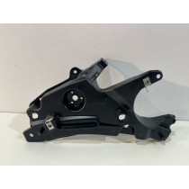 VOLVO S90 V90 17^ Supporto parafango SX - 17907