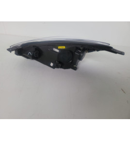 Ford Fiesta MK8 - Lampa przednia LED - R - 10020