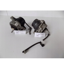 BMW 4 F32 F33 F36 - Poduszka Silnika Prawa - 2746