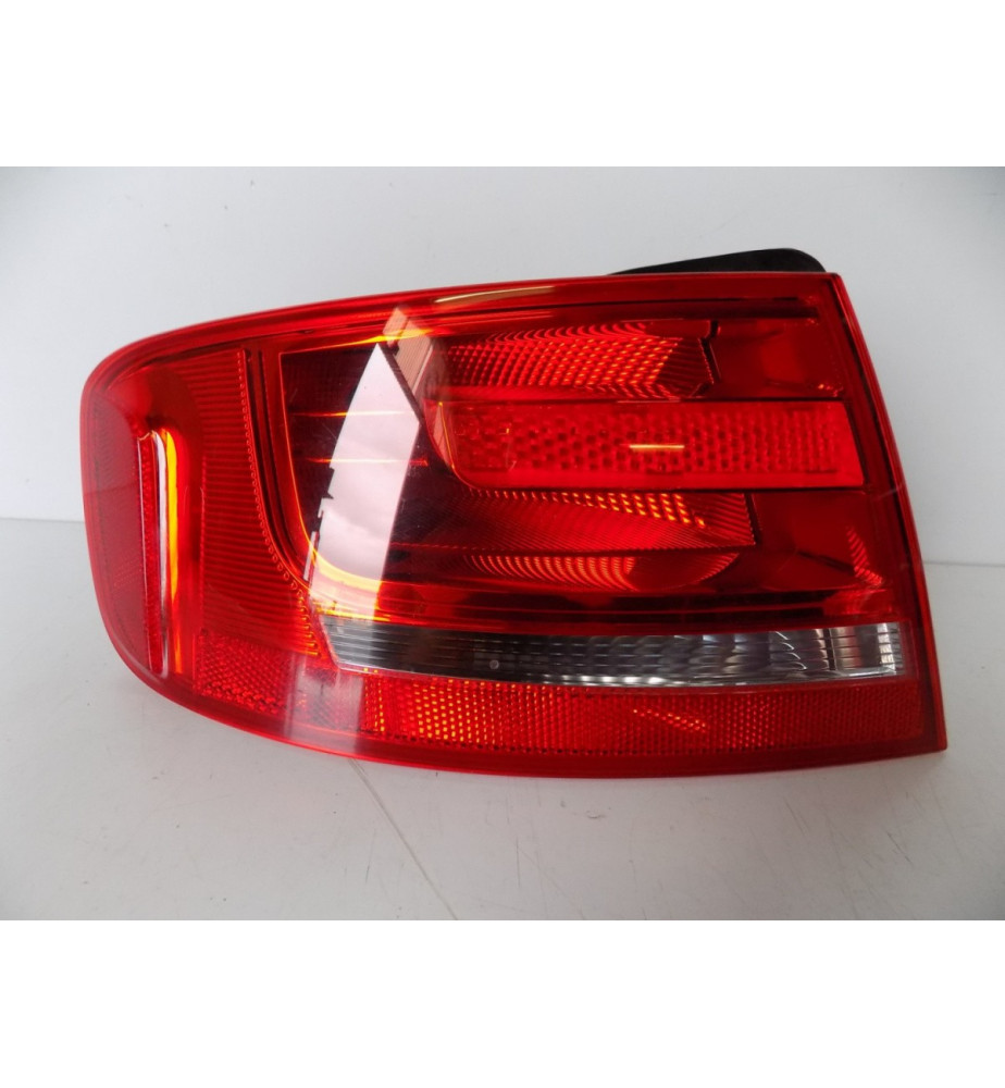 Audi A4 B8 faro posteriore...