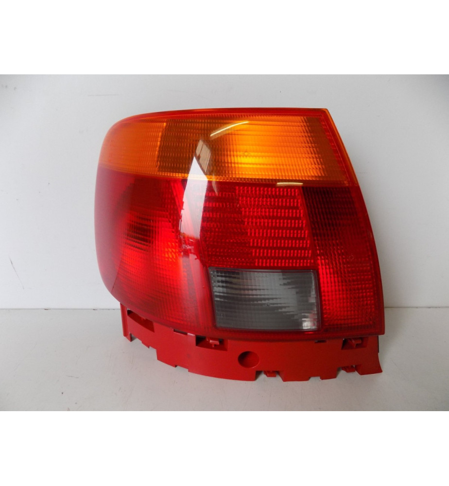 Audi A4 B5 - Faro...