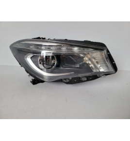 Mercedes CLA W117 Faro...