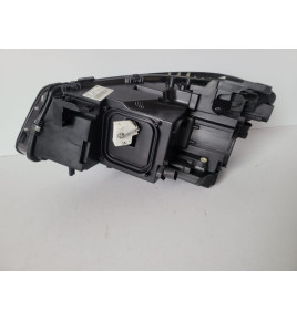 Mercedes CLA W117 Faro Xenon R - 12642
