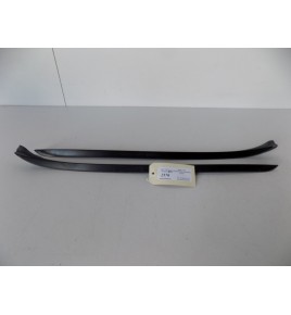 BMW 3 E90 - Listwy Szyby Czołowej - 2576